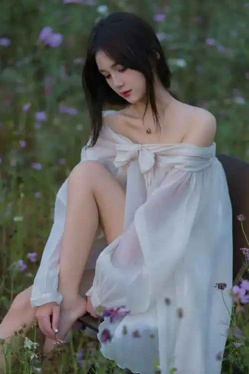 县城咖啡馆的十二个月